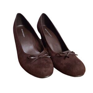 Predictions Pumps Heels Womens size 8.5, Brown suede Bow round toe 3.5 in heel